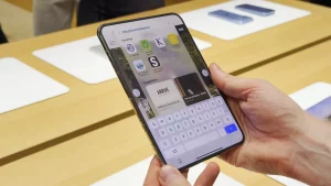 Главный компромисс iPhone Duo: почему внутренний экран уступает внешнему