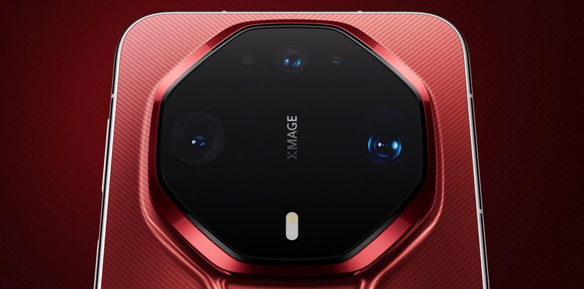 Huawei представила линейку флагманов Mate 90 с рекордной яркостью дисплеев и модульной камерой картинка Флагманы Huawei Mate 90: характеристики и цены | DGL.RU