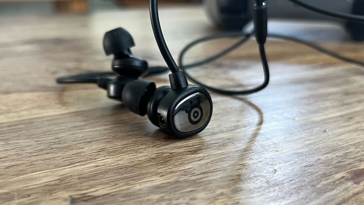 Лучшие игровые наушники 2026 года: захватывающий звук от Sony и SteelSeries картинка Игровые наушники 2026 года: обзор и тест | DGL.RU