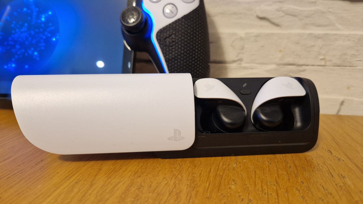 Лучшие игровые наушники 2026 года: захватывающий звук от Sony и SteelSeries картинка Игровые наушники 2026 года: обзор и тест | DGL.RU
