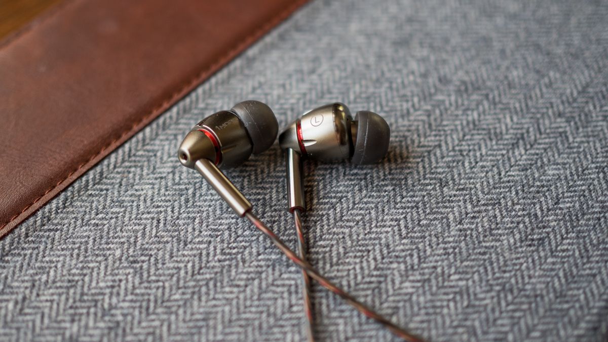 Лучшие игровые наушники 2026 года: захватывающий звук от Sony и SteelSeries картинка Игровые наушники 2026 года: обзор и тест | DGL.RU