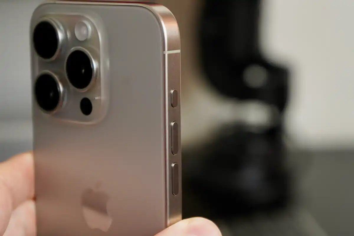 Смартфоны Apple iPhone 15 2023 года: прощание с Lightning, титан Grade 5 и USB-C картинка Смартфоны Apple iPhone 15 2023 года: прощание с Lightning, титан Grade 5 и USB-C фото