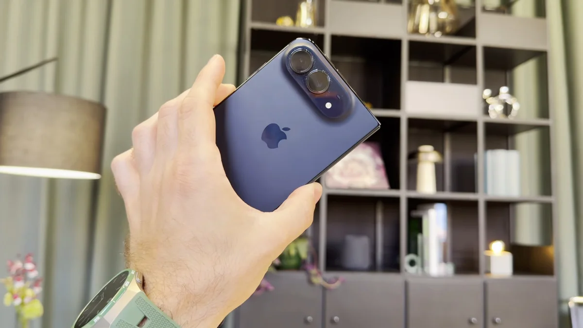 Первые пользователи сообщают о выцветании краски iPhone 18 Pro картинка Проблемы с выцветанием краски iPhone 18 Pro Burgundy, о которых сообщают некоторые первые пользователи