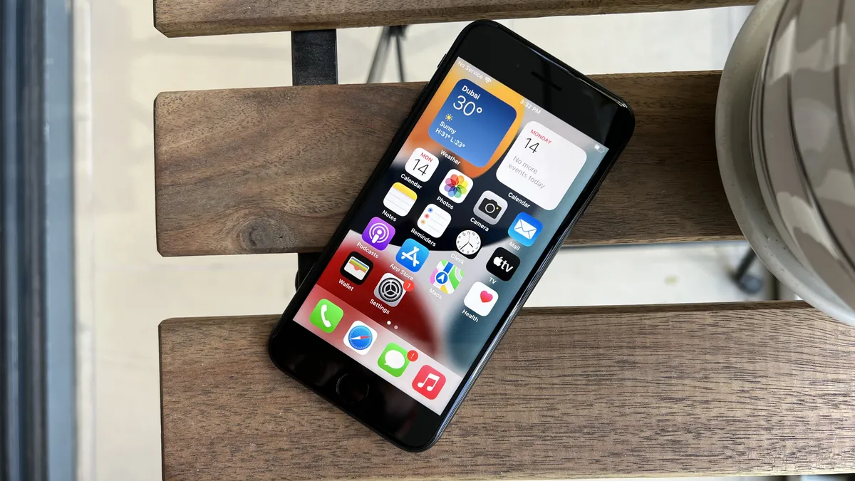 Смартфоны Apple iPhone 12 и SE 2 2020 года: возвращение плоских граней, MagSafe и 5G картинка Смартфоны Apple iPhone 12 и SE 2 2020 года: возвращение плоских граней, MagSafe и 5G фото