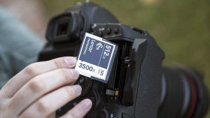 Лучшие CFast в 2026 году: карты памяти для записи видео