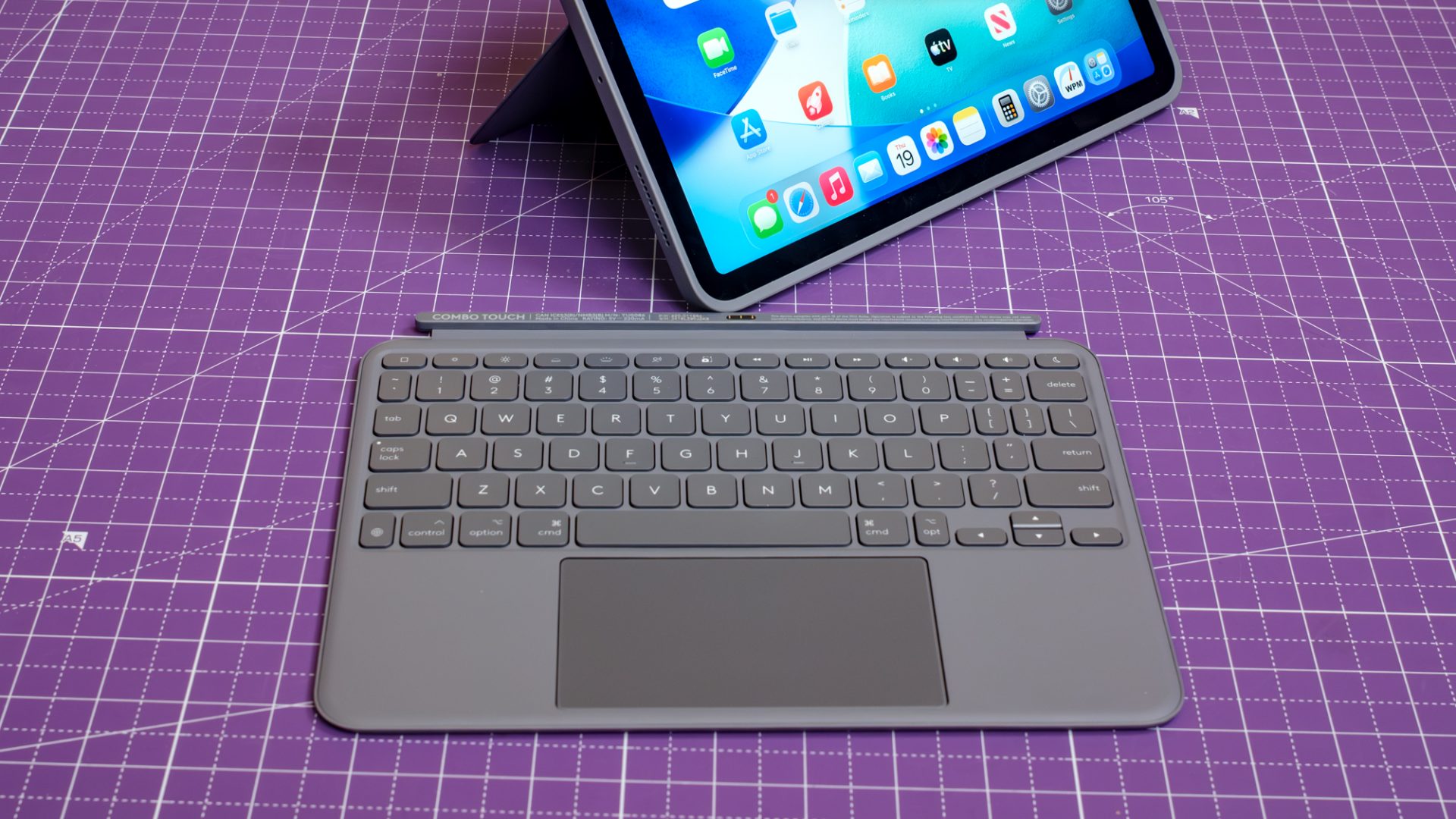 Лучшие клавиатуры для iPad 2026 года: топ-5 чехлов для печати и защиты картинка Клавиатура для iPad: 5 моделей на 2026 год | DGL.RU