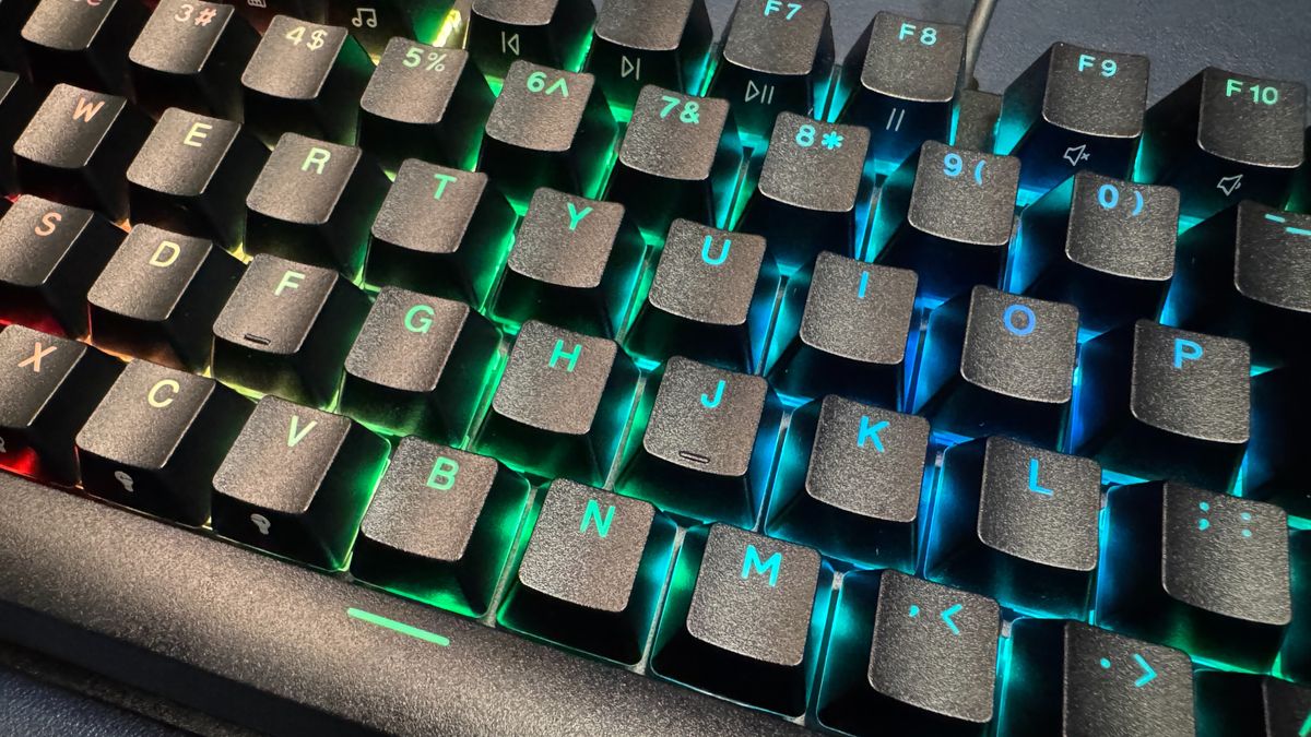 Обзор GMMK Eternal: поместится везде, звучит отлично картинка Обзор GMMK Eternal: поместится везде, звучит отлично фото