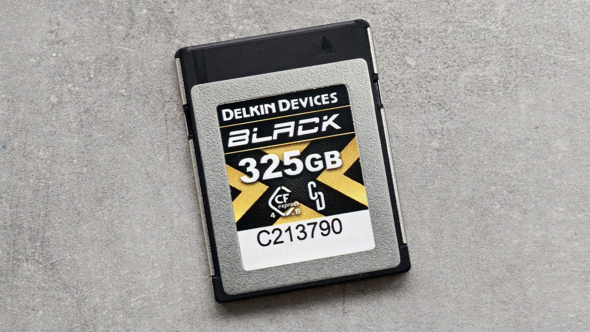 Лучшие карты памяти для камеры в 2026 году: рейтинг SD, microSD, CFexpress и CF картинка Лучшие карты памяти для камеры в 2026 | DGL.RU