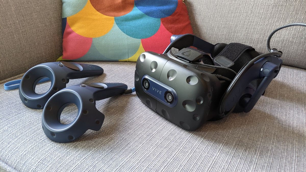 Лучшие VR-гарнитуры 2026 года: актуальные шлемы виртуальной реальности от Apple, Meta и Sony картинка Лучшие VR-гарнитуры 2026 года: гид по выбору | DGL.RU
