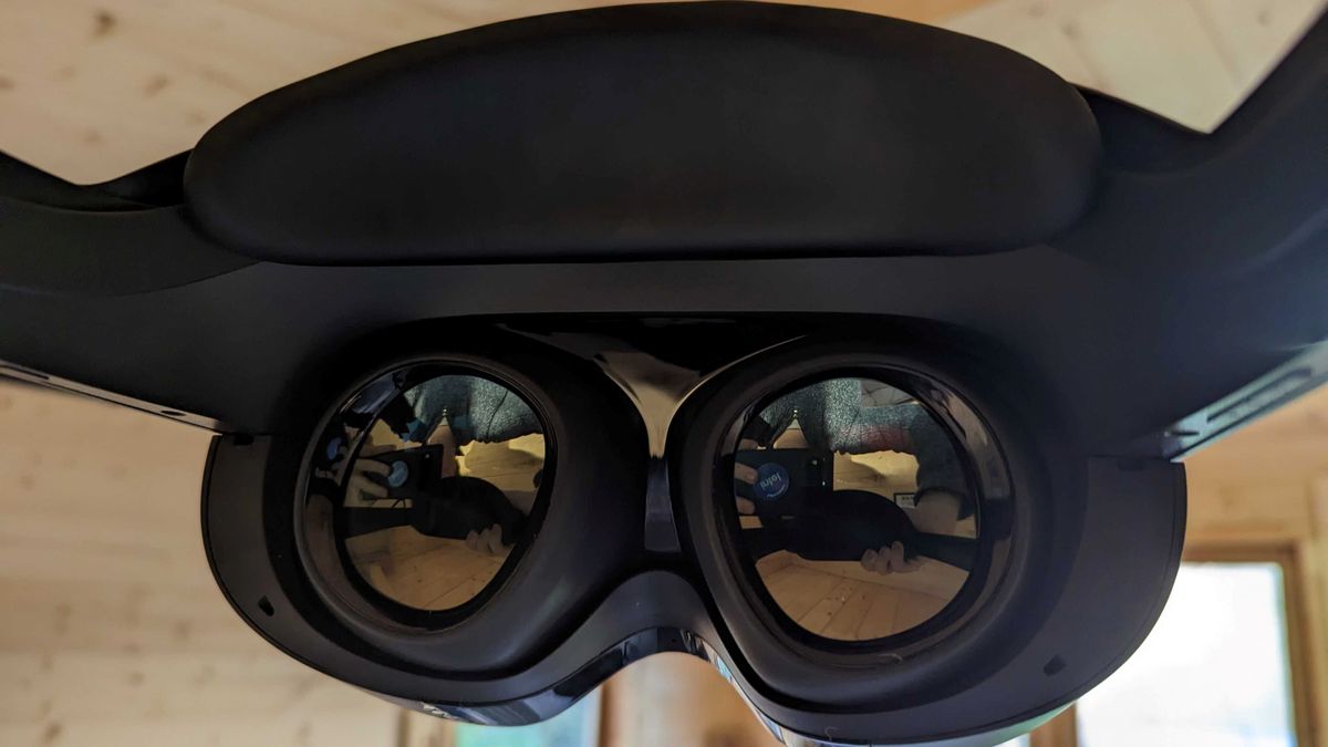 Лучшие VR-гарнитуры 2026 года: актуальные шлемы виртуальной реальности от Apple, Meta и Sony картинка Лучшие VR-гарнитуры 2026 года: гид по выбору | DGL.RU