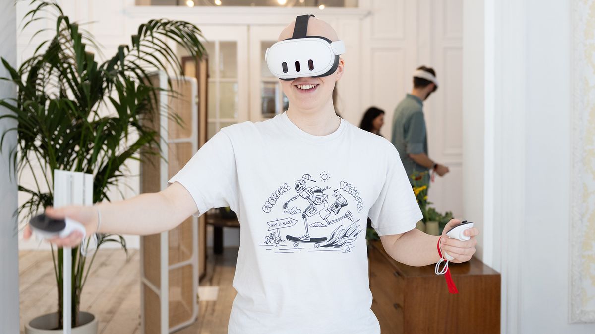 Лучшие VR-гарнитуры 2026 года: актуальные шлемы виртуальной реальности от Apple, Meta и Sony картинка Лучшие VR-гарнитуры 2026 года: гид по выбору | DGL.RU