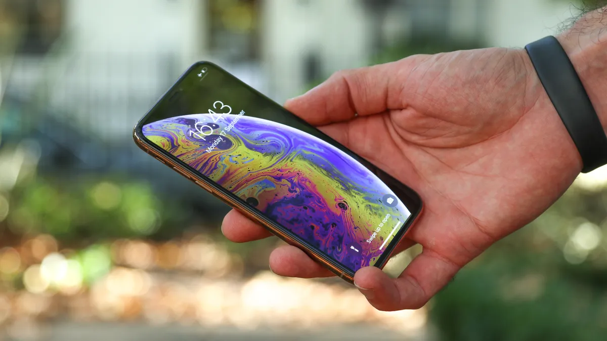 Смартфоны Apple iPhone XS, XS Max и XR 2018 года: прощание с Home и рождение Max фото