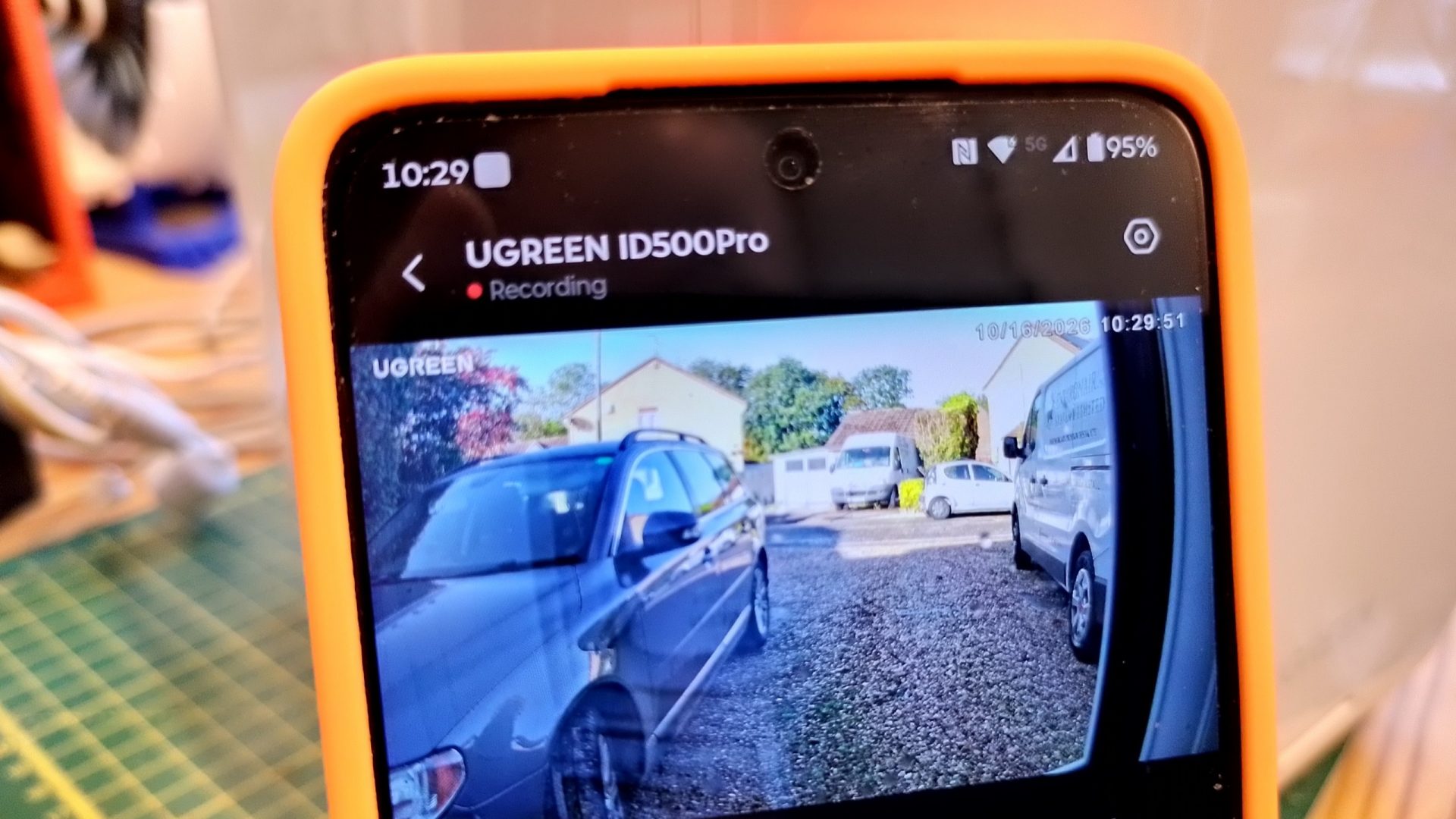 Обзор Ugreen HomeAgent HA100 - локальный ИИ в необычной форме картинка NAS Ugreen HomeAgent HA100 с локальным ИИ | DGL.RU