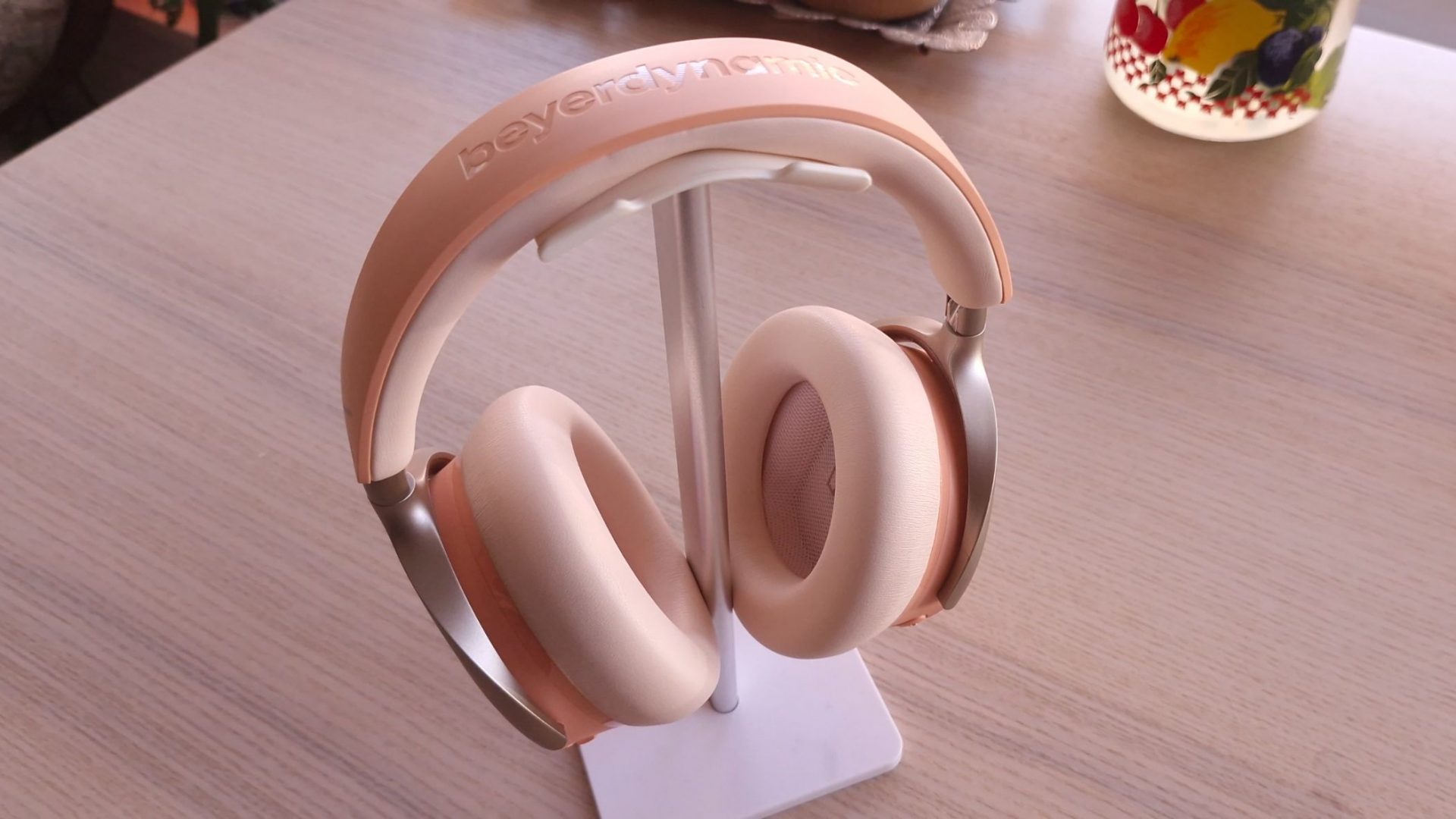 Обзор Beyerdynamic Aventho Y - блеклый звук портит все впечатление картинка Наушники Beyerdynamic Aventho Y: обзор и тест | DGL.RU