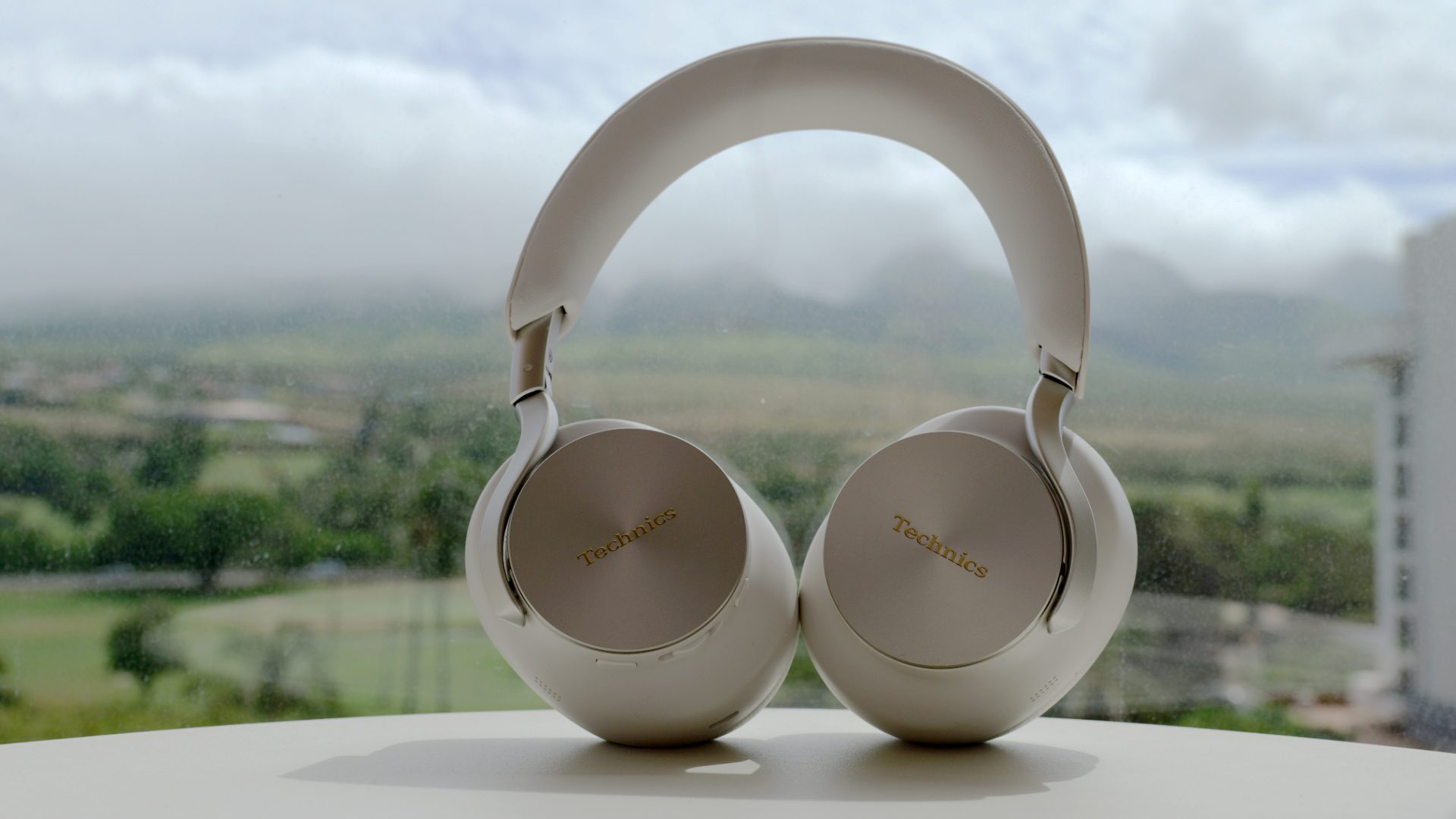 Обзор Technics EAH-A1000 - выдающиеся наушники с пятизвёздочным звуком картинка Наушники Technics EAH-A1000: обзор звука и ANC | DGL.RU