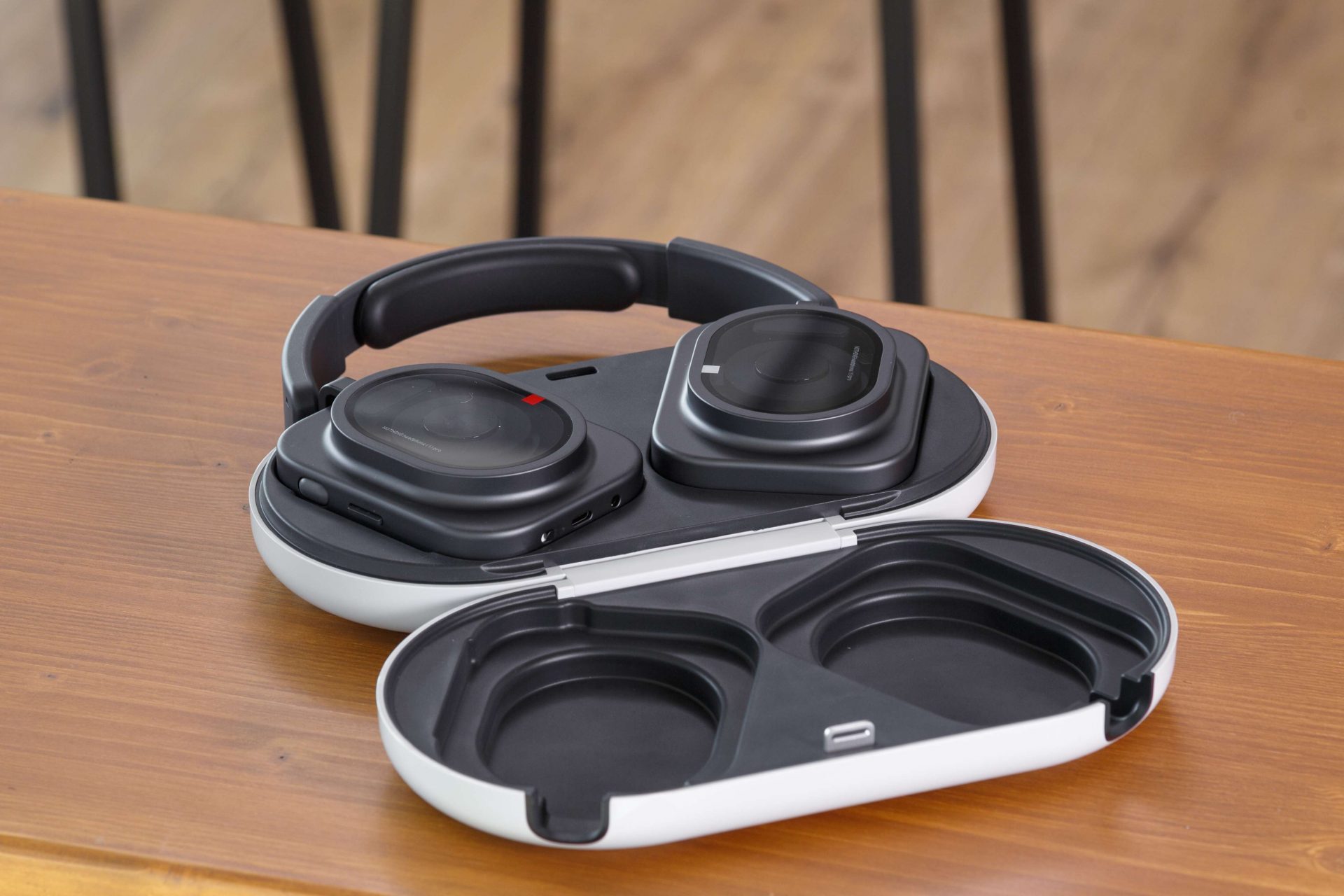 Nothing представила полноразмерные наушники Headphone (1) Pro с титановым оголовьем и драйверами xMEMS картинка Наушники Nothing Headphone (1) Pro: обзор | DGL.RU