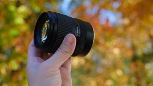 Tamron 16-50mm f/2.8: компактный объектив, который не уступает китовым