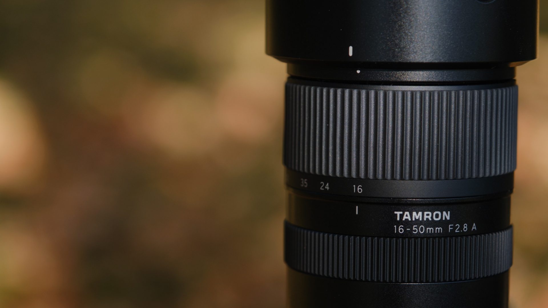 Tamron 16-50mm f/2.8: компактный объектив, который не уступает китовым картинка Объектив Tamron 16-50mm f/2.8: подробный обзор | DGL.RU