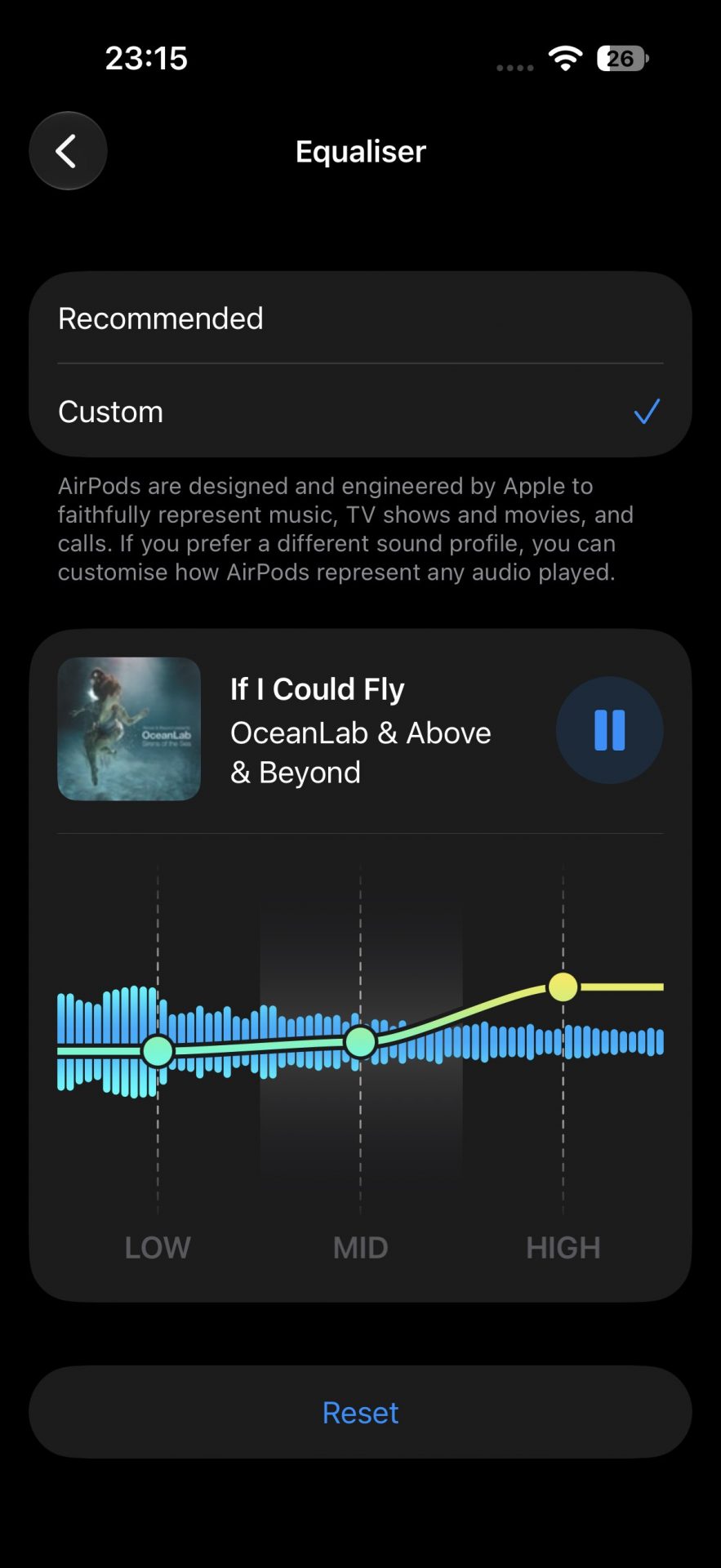 Обзор беспроводных наушников Apple AirPods 5: эволюция открытого формата картинка Наушники Apple AirPods 5: тест звука и функций | DGL.RU
