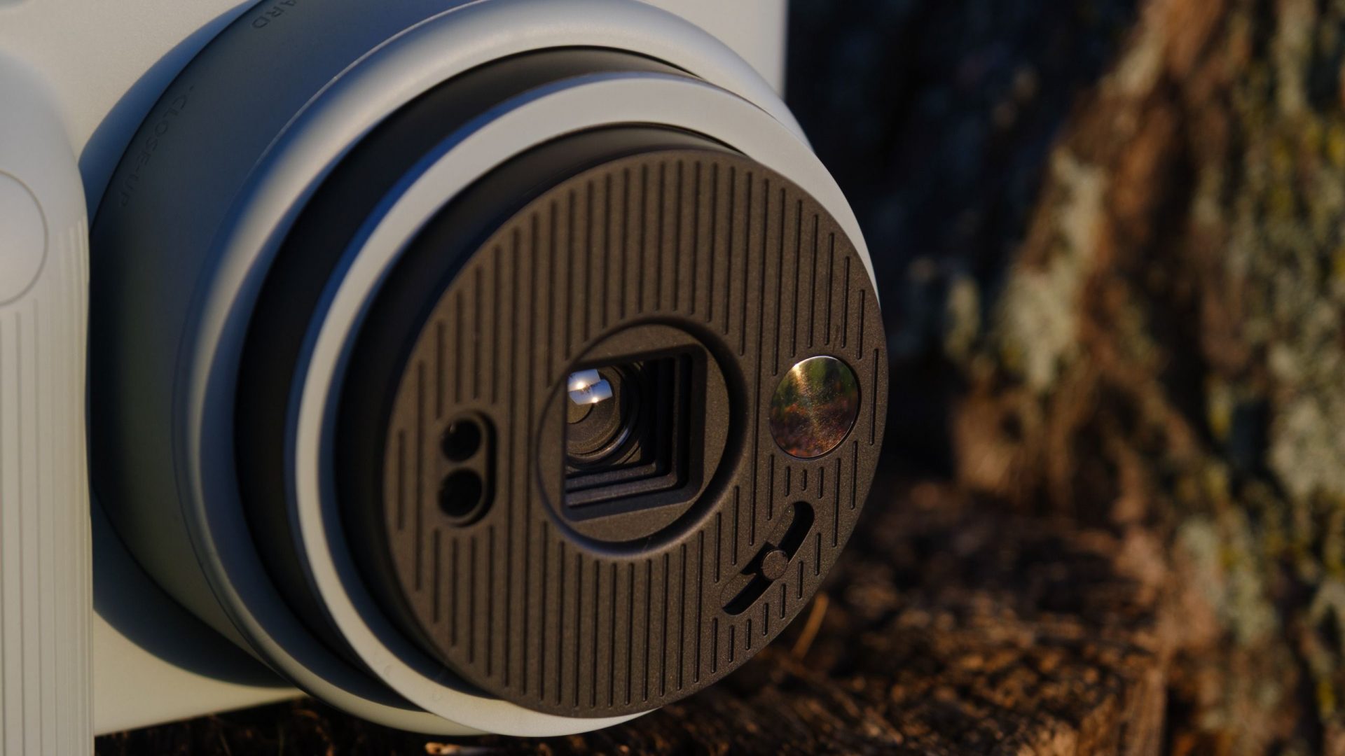 Обзор Fujifilm Instax Square 2: особенности квадратной камеры моментальной печати картинка Обзор Fujifilm Instax Square 2: плюсы и минусы | DGL.RU