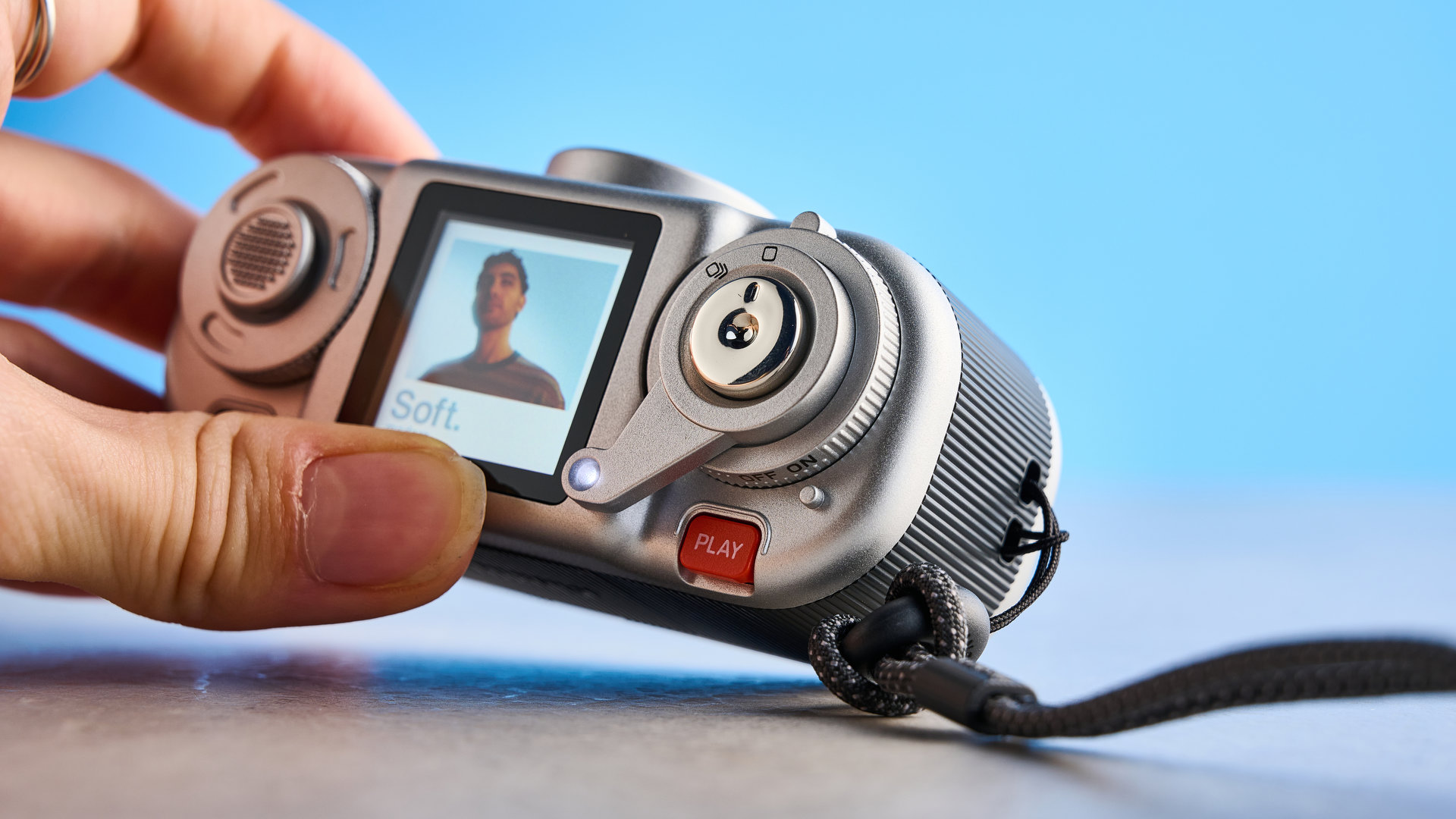 Обзор Fujifilm Instax Pal 2 - забавная камера размером с ладонь картинка Обзор камеры Fujifilm Instax Pal 2: стоит ли брать? | DGL.RU