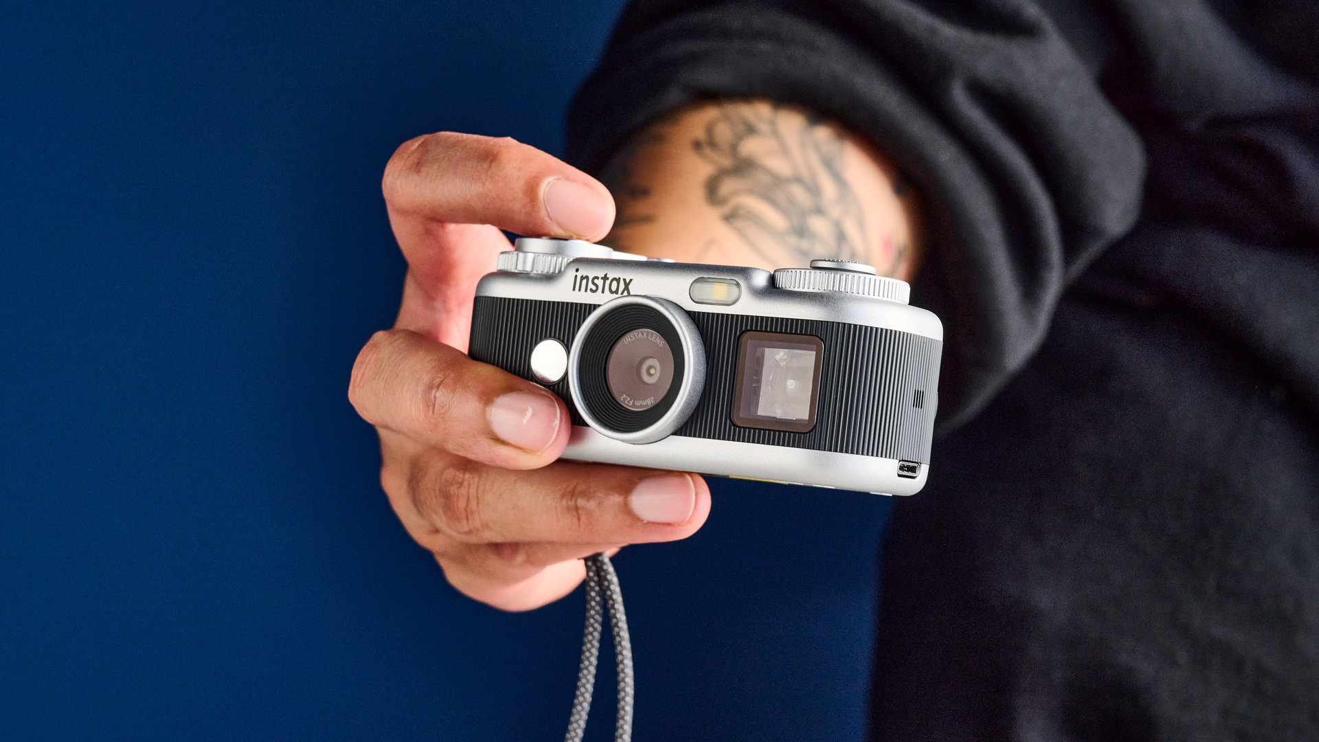 Обзор Fujifilm Instax Pal 2 - забавная камера размером с ладонь картинка Обзор камеры Fujifilm Instax Pal 2: стоит ли брать? | DGL.RU