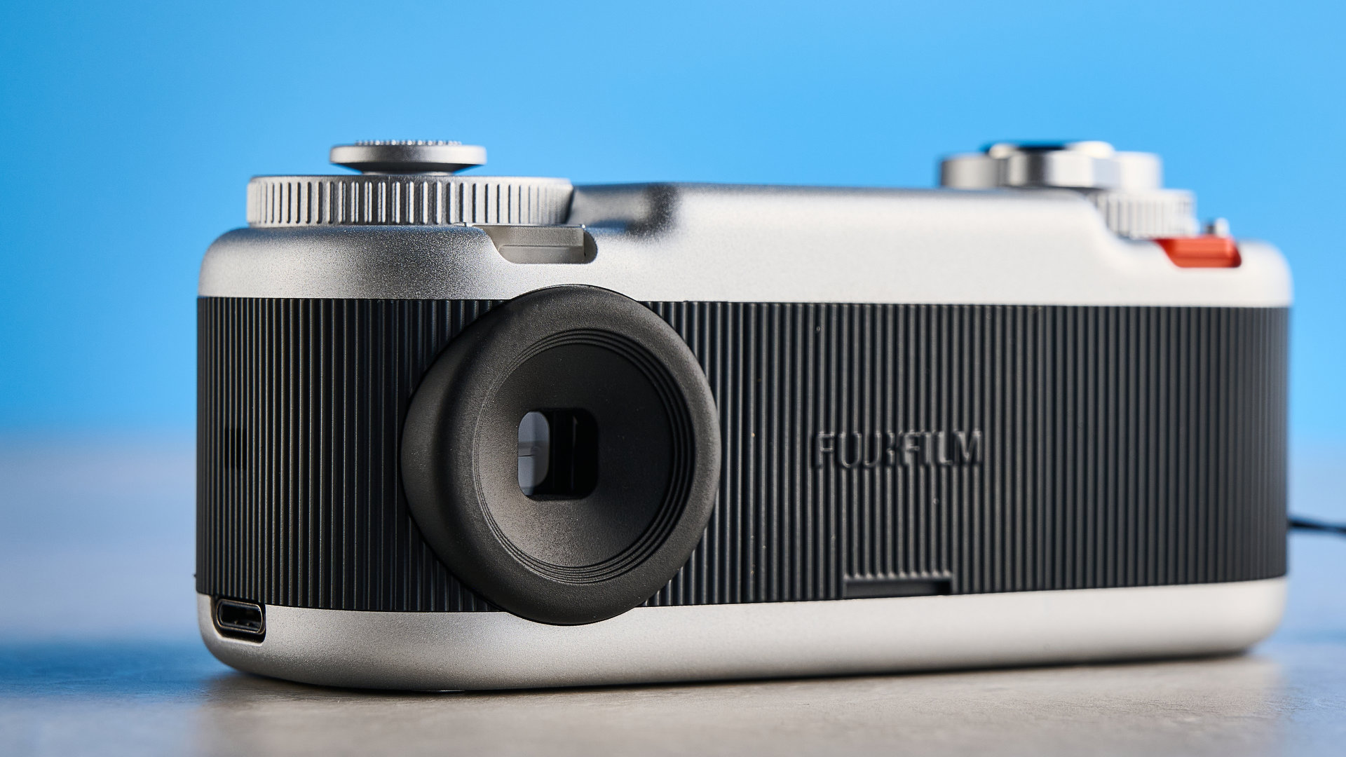 Обзор Fujifilm Instax Pal 2 - забавная камера размером с ладонь картинка Обзор камеры Fujifilm Instax Pal 2: стоит ли брать? | DGL.RU