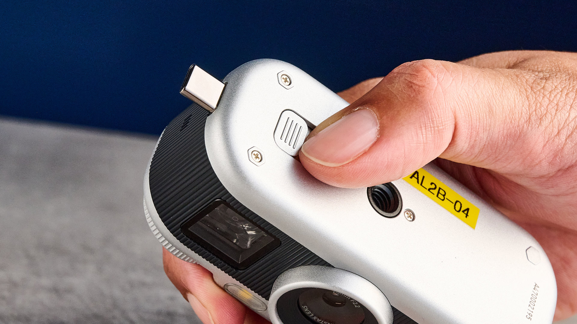 Обзор Fujifilm Instax Pal 2 - забавная камера размером с ладонь картинка Обзор камеры Fujifilm Instax Pal 2: стоит ли брать? | DGL.RU