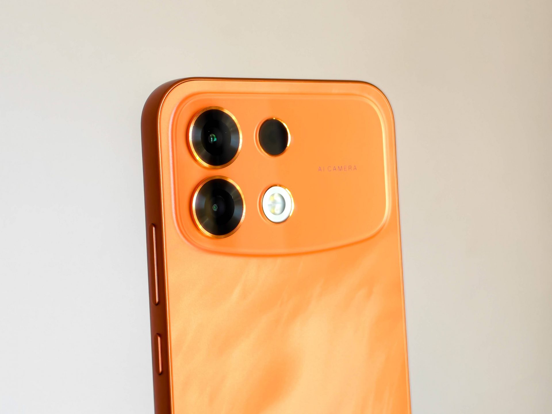 Первый взгляд на смартфон Oppo F35 Pro с аккумулятором на 8000 мАч картинка Смартфон Oppo F35 Pro с аккумулятором 8000 мАч | DGL.RU