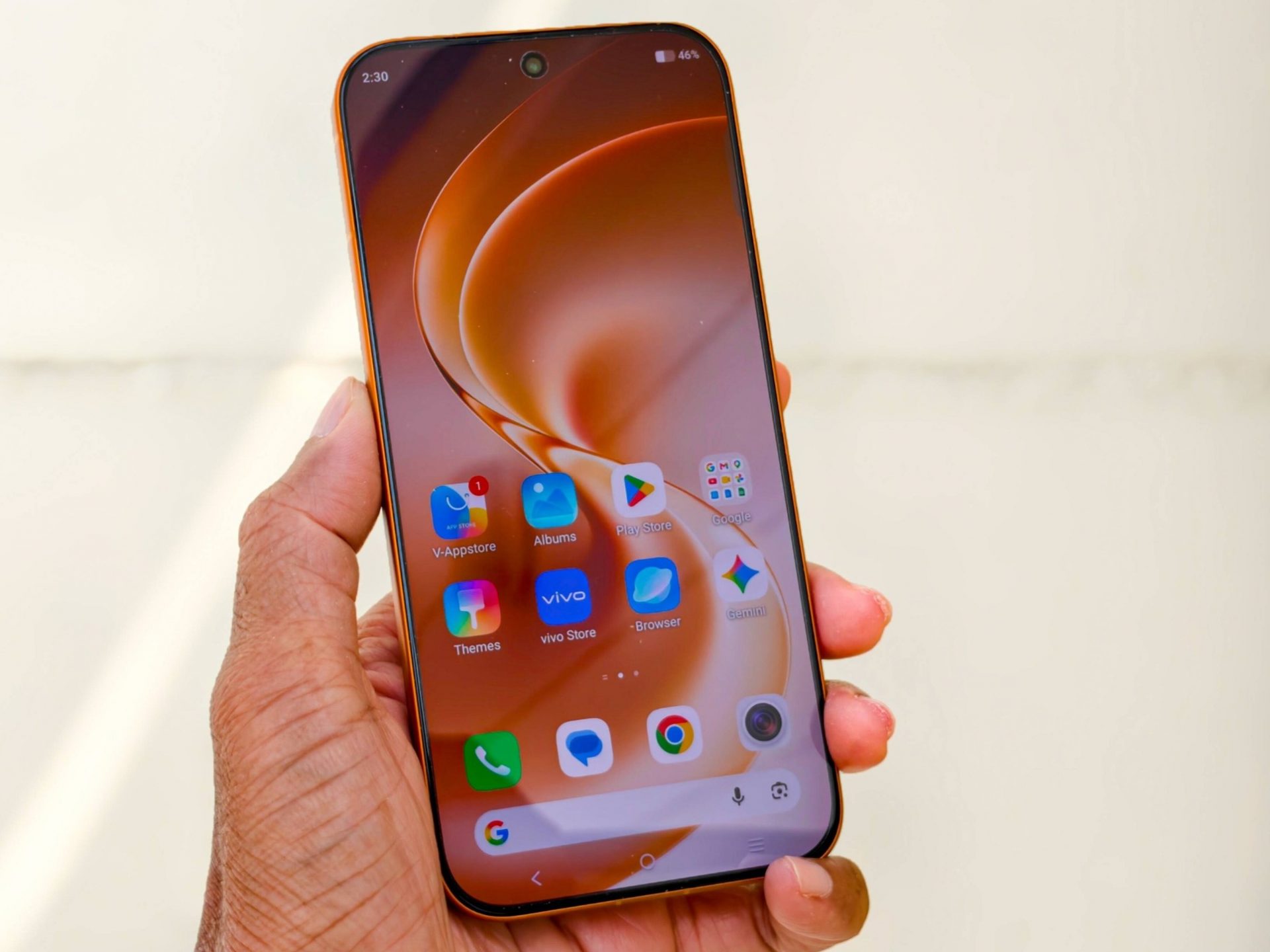 Обзор vivo V80: тесты экрана, батареи и камер | DGL.RU