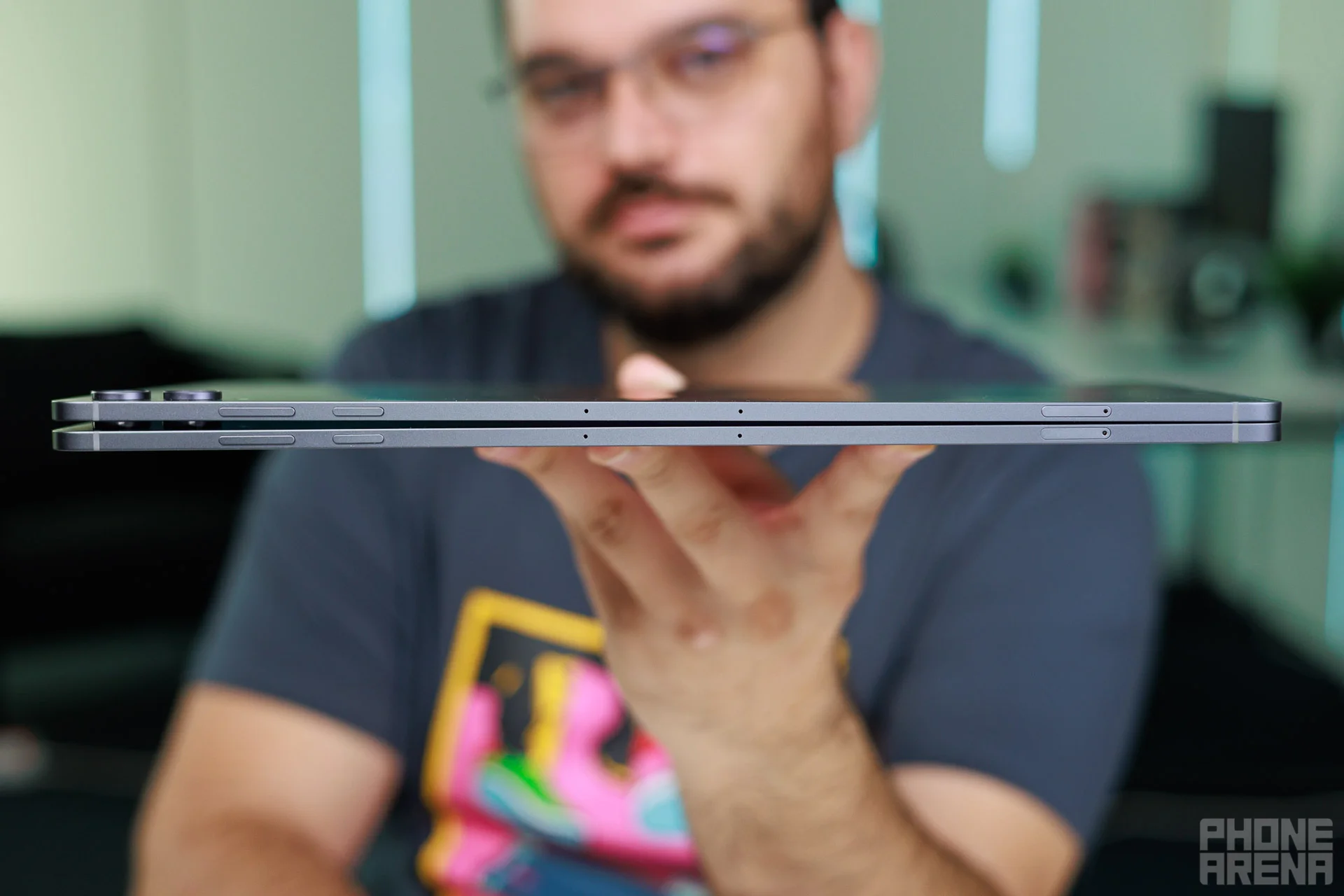 Samsung Galaxy Tab S12 Ultra против Galaxy Tab S11 Ultra: не ошибитесь картинка Планшеты Samsung Galaxy Tab S12 Ultra и S11 Ultra | DGL.RU