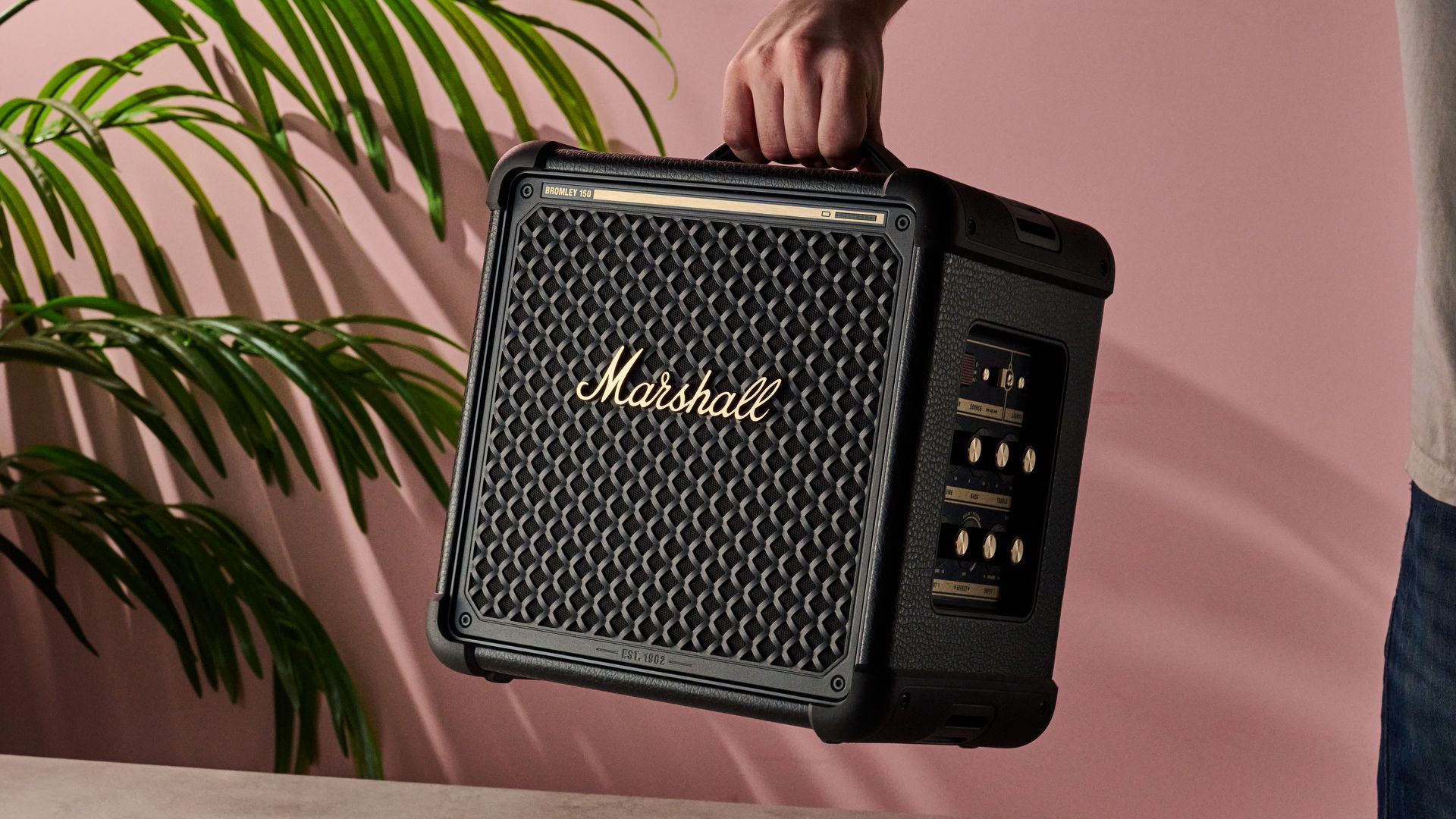 Обзор Marshall Bromley 150 — максимум мощности и задора в самой маленькой колонке