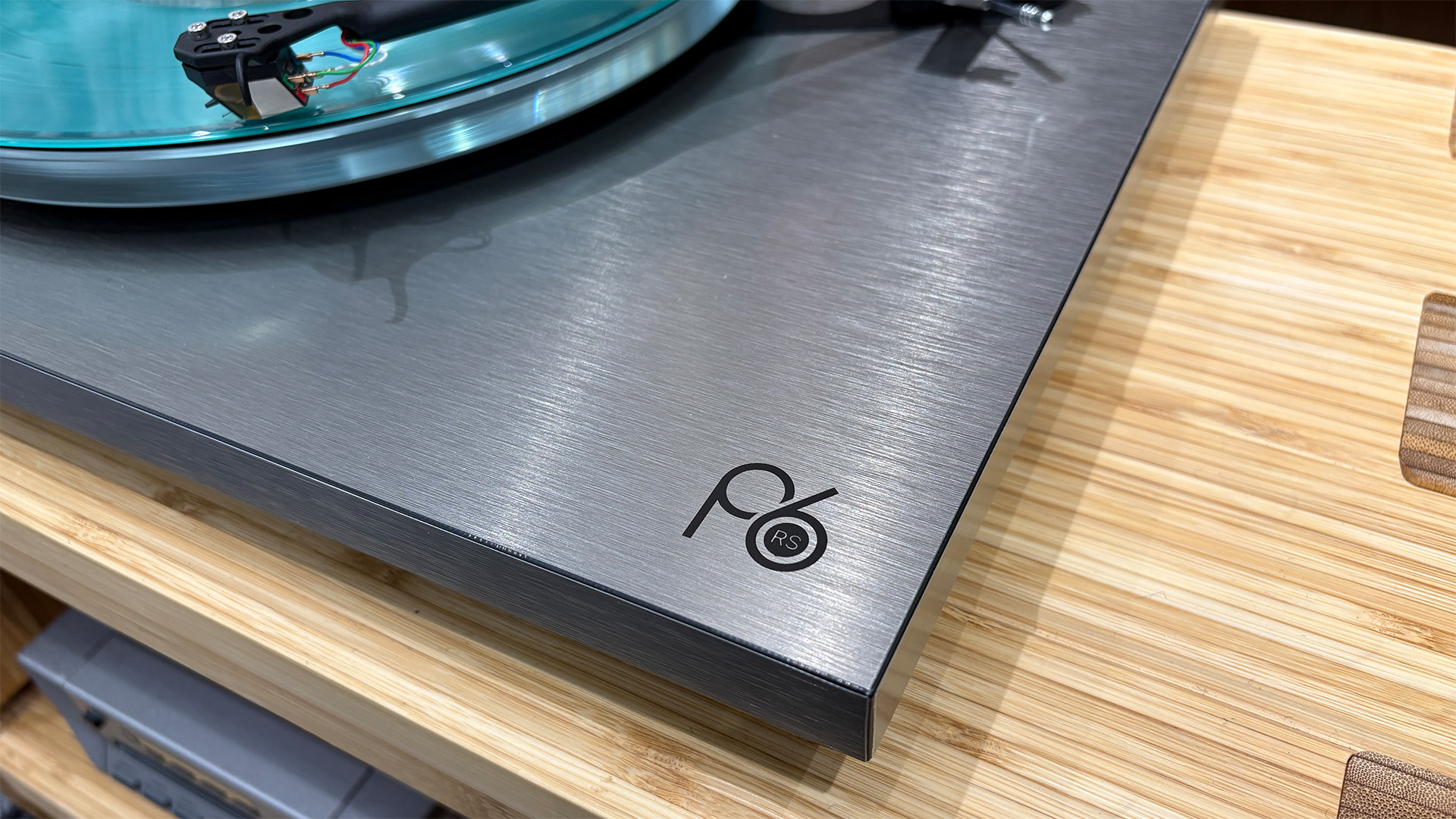 Обзор Rega Planar 6 RS Edition: я отчаянно ждала этот проигрыватель весь год картинка Проигрыватель Rega Planar 6 RS Edition: тест | DGL.RU