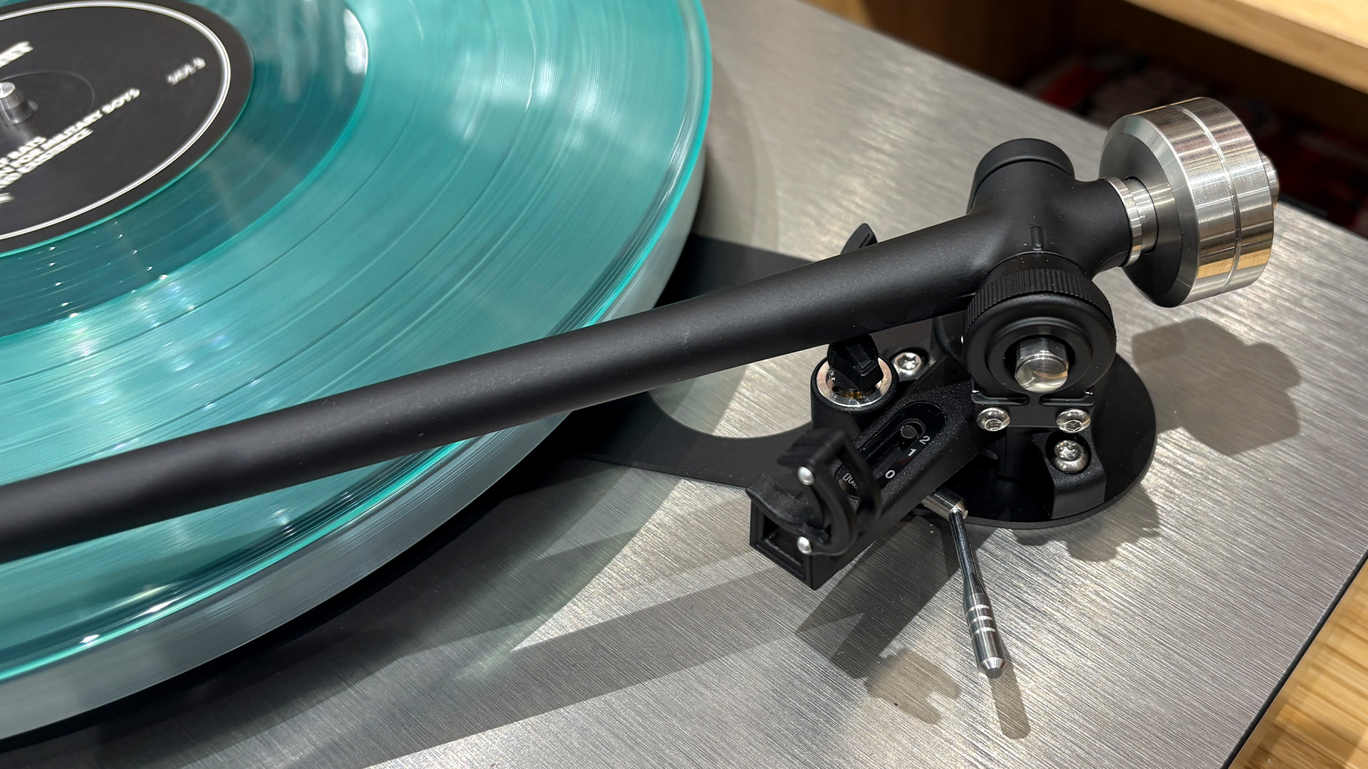 Обзор Rega Planar 6 RS Edition: я отчаянно ждала этот проигрыватель весь год картинка Проигрыватель Rega Planar 6 RS Edition: тест | DGL.RU
