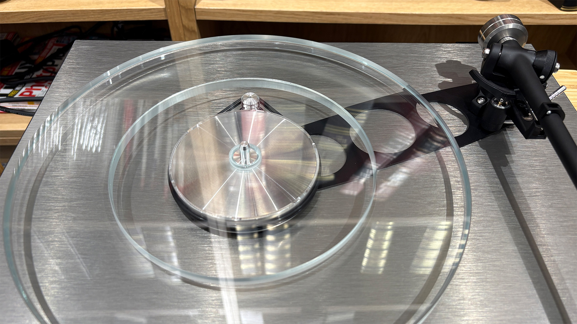 Обзор Rega Planar 6 RS Edition: я отчаянно ждала этот проигрыватель весь год картинка Проигрыватель Rega Planar 6 RS Edition: тест | DGL.RU