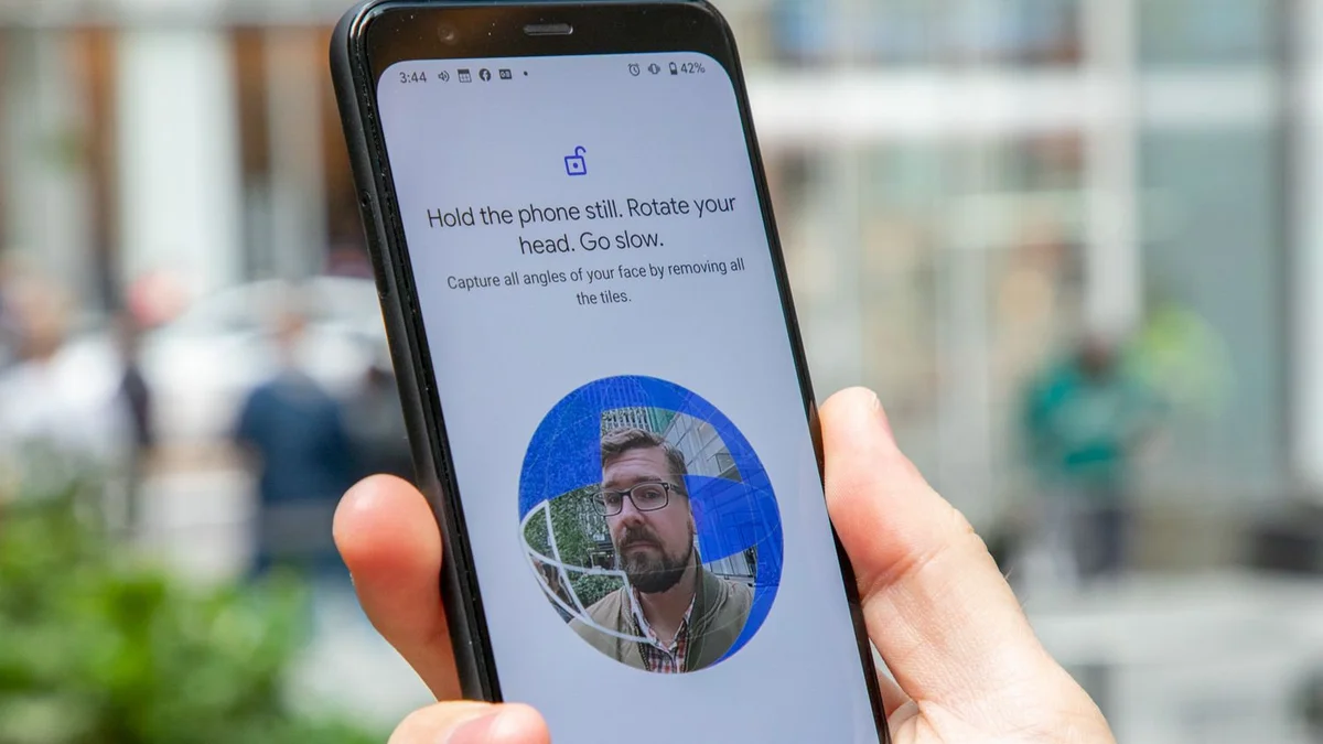Разблокировка по лицу в смартфонах Google Pixel получит программную подсветку экрана в темноте