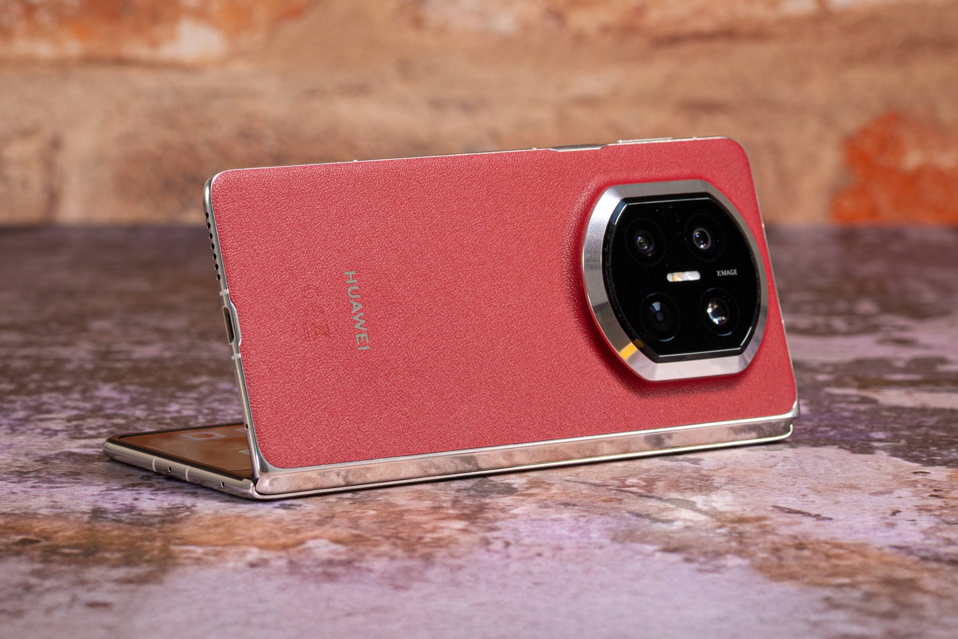 Складные смартфоны нового поколения: параметры Motorola Razr Flex 27 и Huawei Mate X8 картинка Параметры Motorola Razr Flex 27 и Mate X8 | DGL.RU
