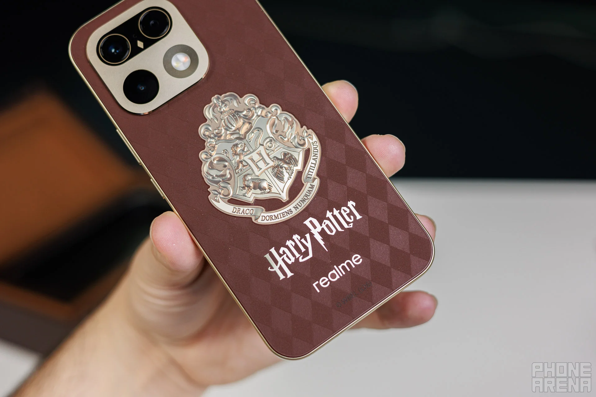 Обзор Realme 16 Pro Harry Potter Edition - лучший для поклонников Гарри Поттера картинка Смартфон Realme 16 Pro Harry Potter Edition | DGL.RU