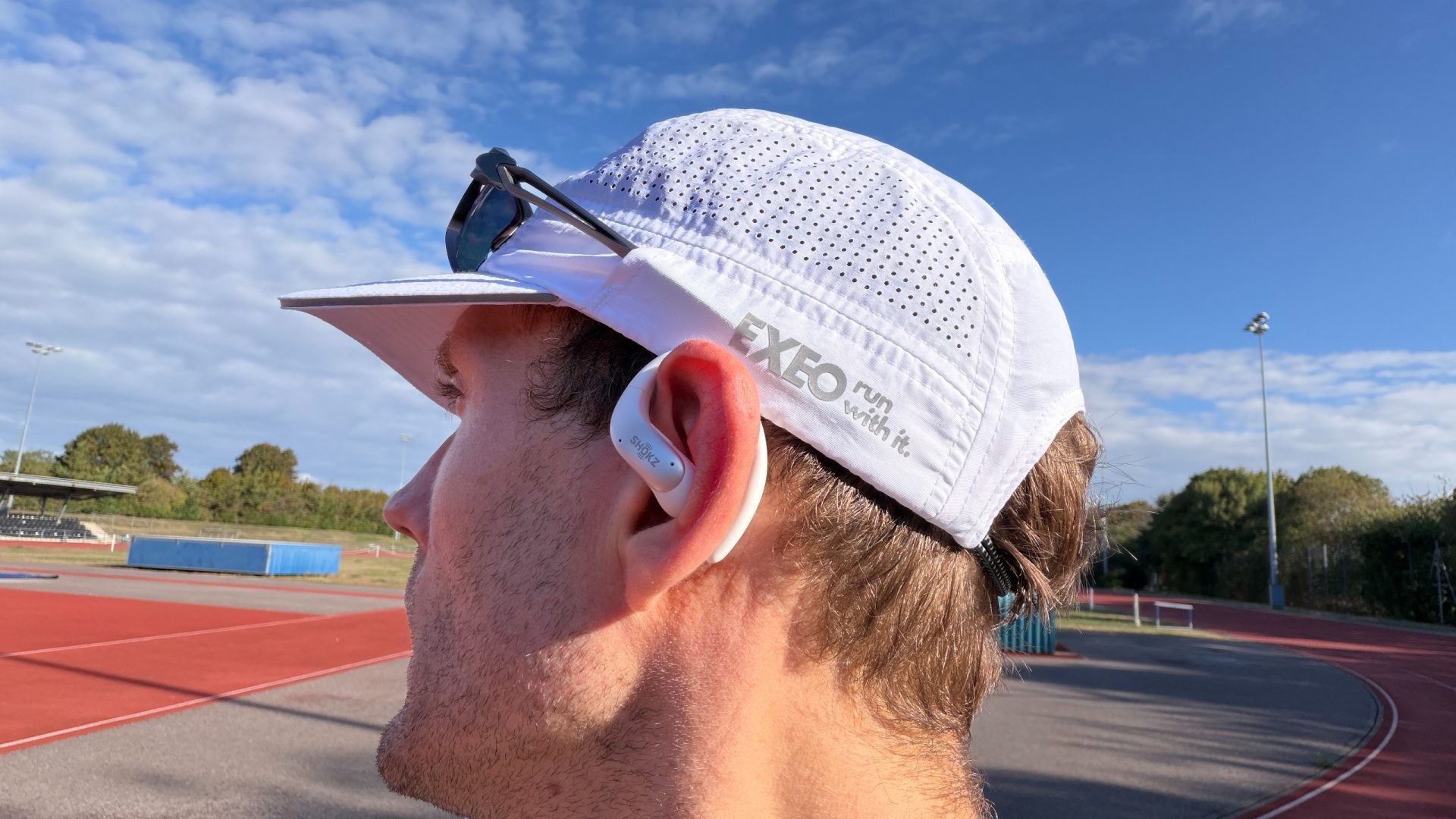 Обзор Shokz OpenFit Air 2 - звук бодрый, но без баса флагманов картинка Спортивные наушники Shokz OpenFit Air 2: обзор | DGL.RU