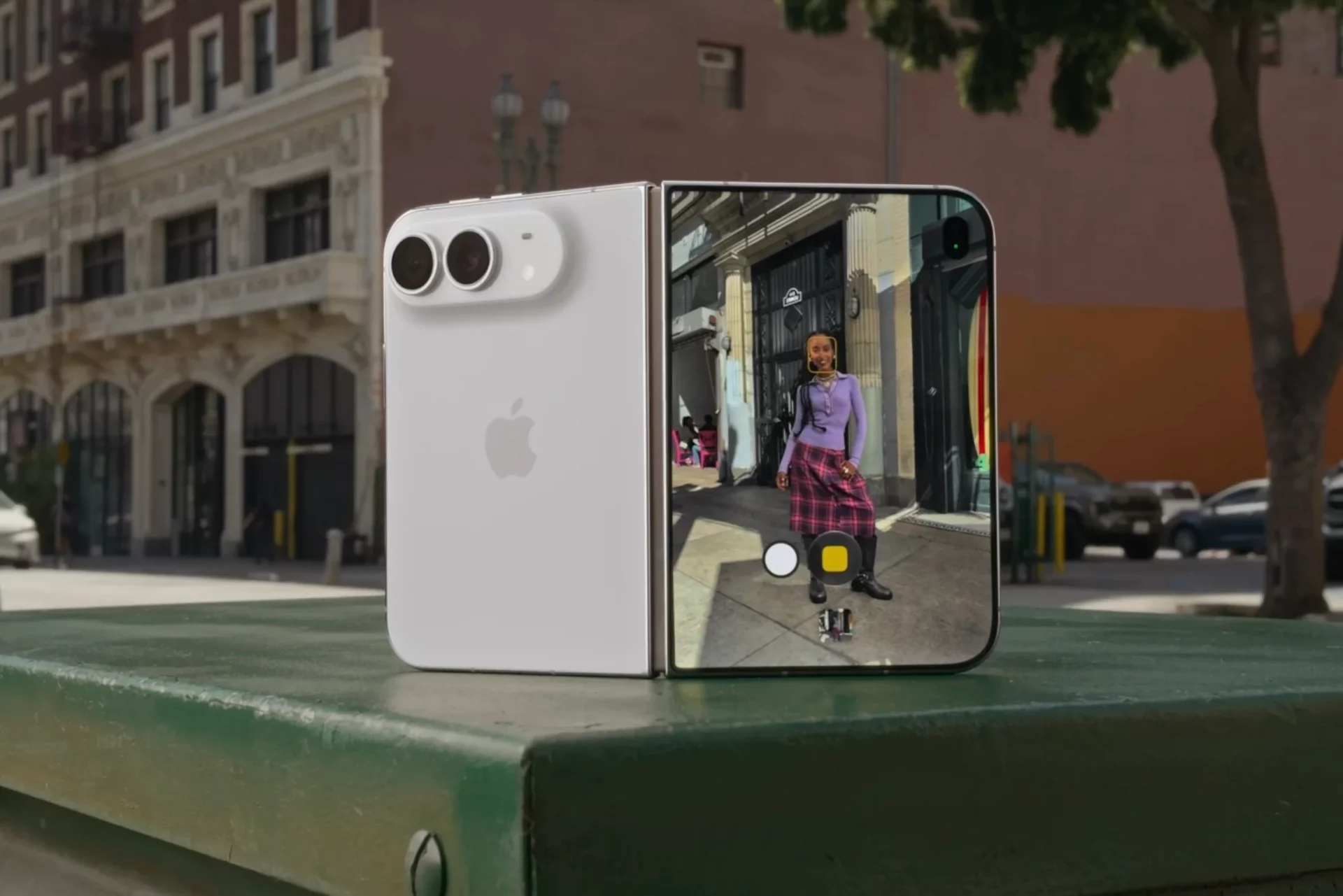 С выходом iPhone Duo Apple предлагает своим магазинам все, кроме разве что кухонной раковины картинка С выходом iPhone Duo Apple предлагает своим магазинам все, кроме разве что кухонной раковины