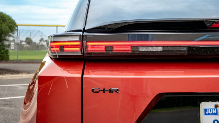 Toyota C-HR 2026: тест-драйв и характеристики | DGL.RU