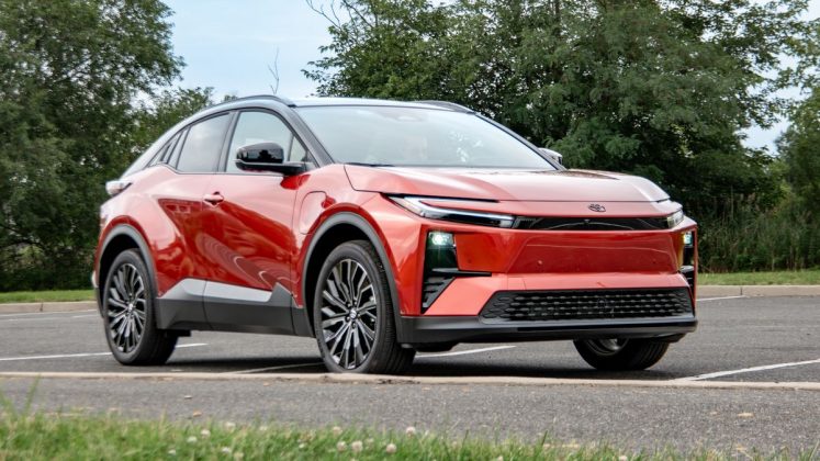 Toyota C-HR 2026: тест-драйв и характеристики | DGL.RU