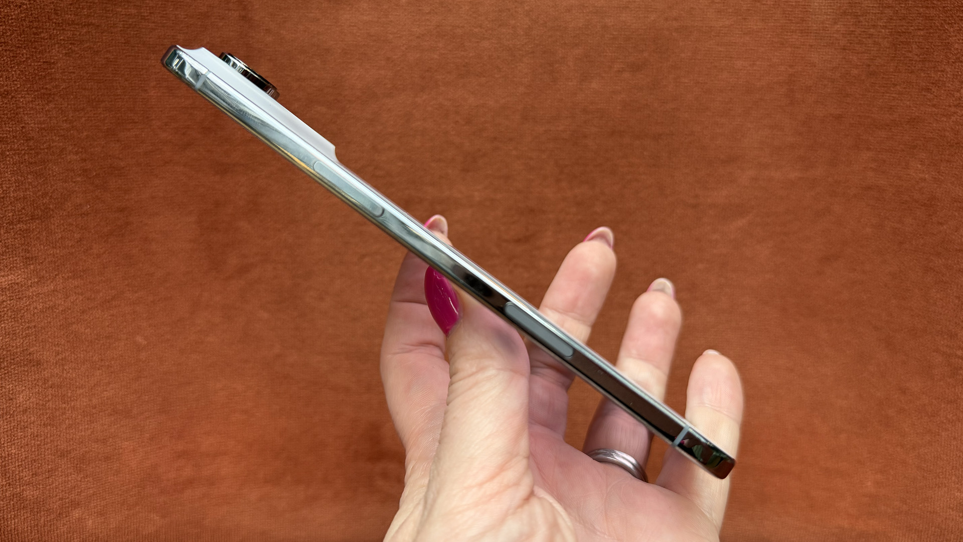 Утечка характеристик iPhone Air 2: как Apple планирует исправить недостатки ультратонкого смартфона