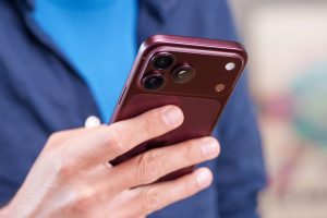 Владельцы iPhone 18 Pro и Pro Max жалуются на посторонний треск в динамиках