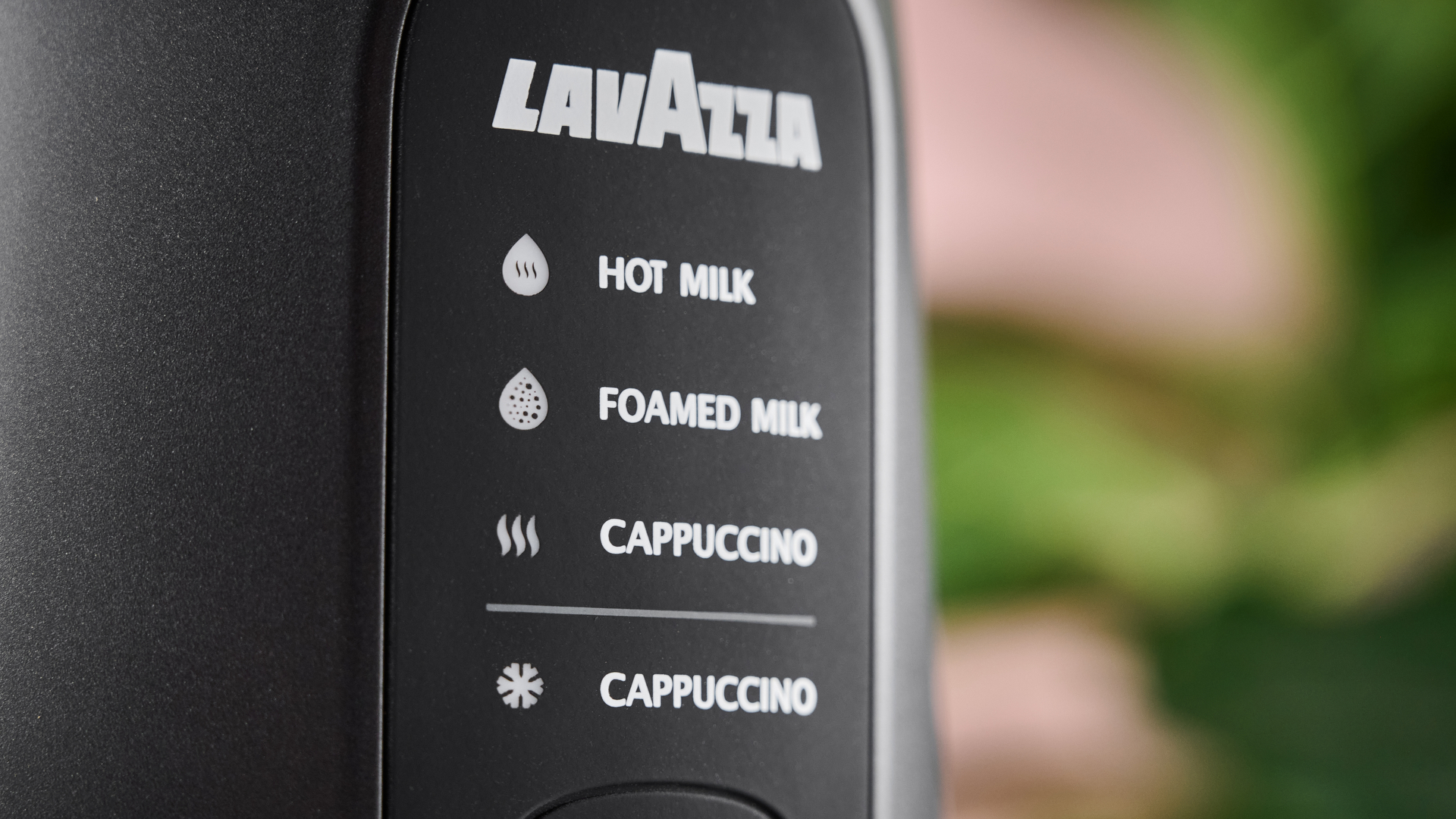 Обзор Lavazza MilkEasy Plus - отличный капучинатор по приятной цене картинка Вспениватель Lavazza MilkEasy Plus: обзор | DGL.RU