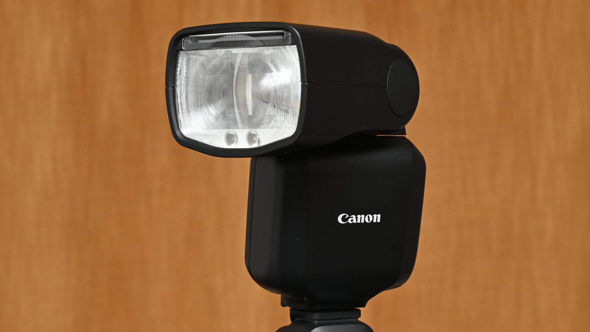 Лучшая вспышка Canon в 2026 году: какая Speedlite лучше картинка Вспышки Canon: модели Speedlite в 2026 году | DGL.RU