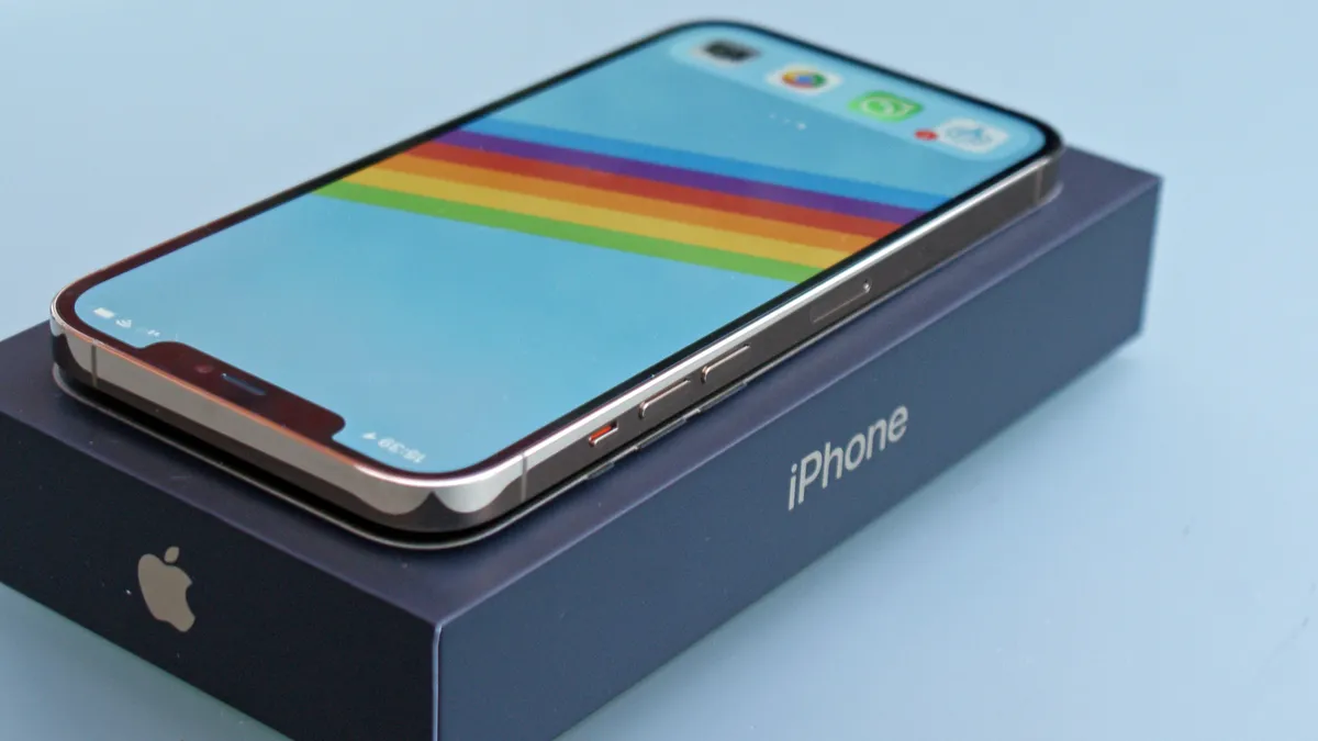 Смартфоны Apple iPhone 12 и SE 2 2020 года: возвращение плоских граней, MagSafe и 5G картинка Смартфоны Apple iPhone 12 и SE 2 2020 года: возвращение плоских граней, MagSafe и 5G фото